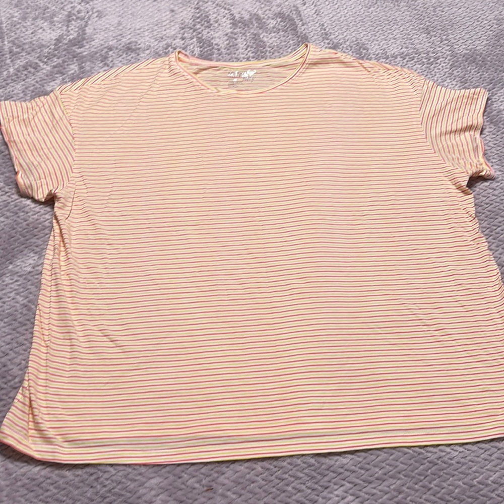 Tera and sky club tee shirt. Orange pink small stripes. Xl